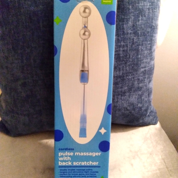 Pulse Massager with Back Scratcher - Picture 2 of 10